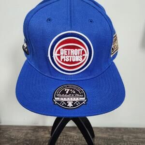 Mitchell & Ness Detroit Pistons The Champs 1989 Finals Fitted Hat‎ 7 3/8
